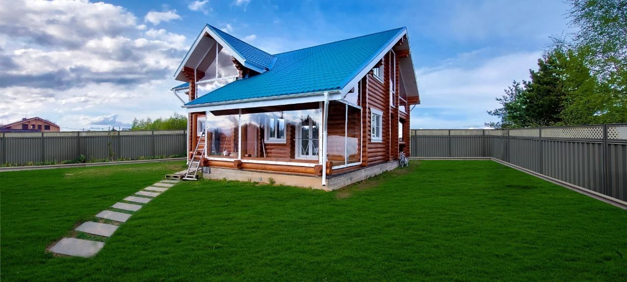 Мягкие окна на веранде загородного дома в посёлке Солнцево